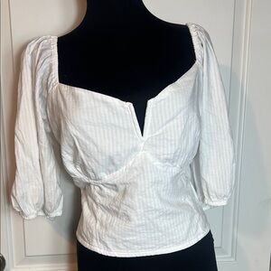 ABERCROMBIE AND FITCH WHITE PUFF SLEEVE TOP - XL
